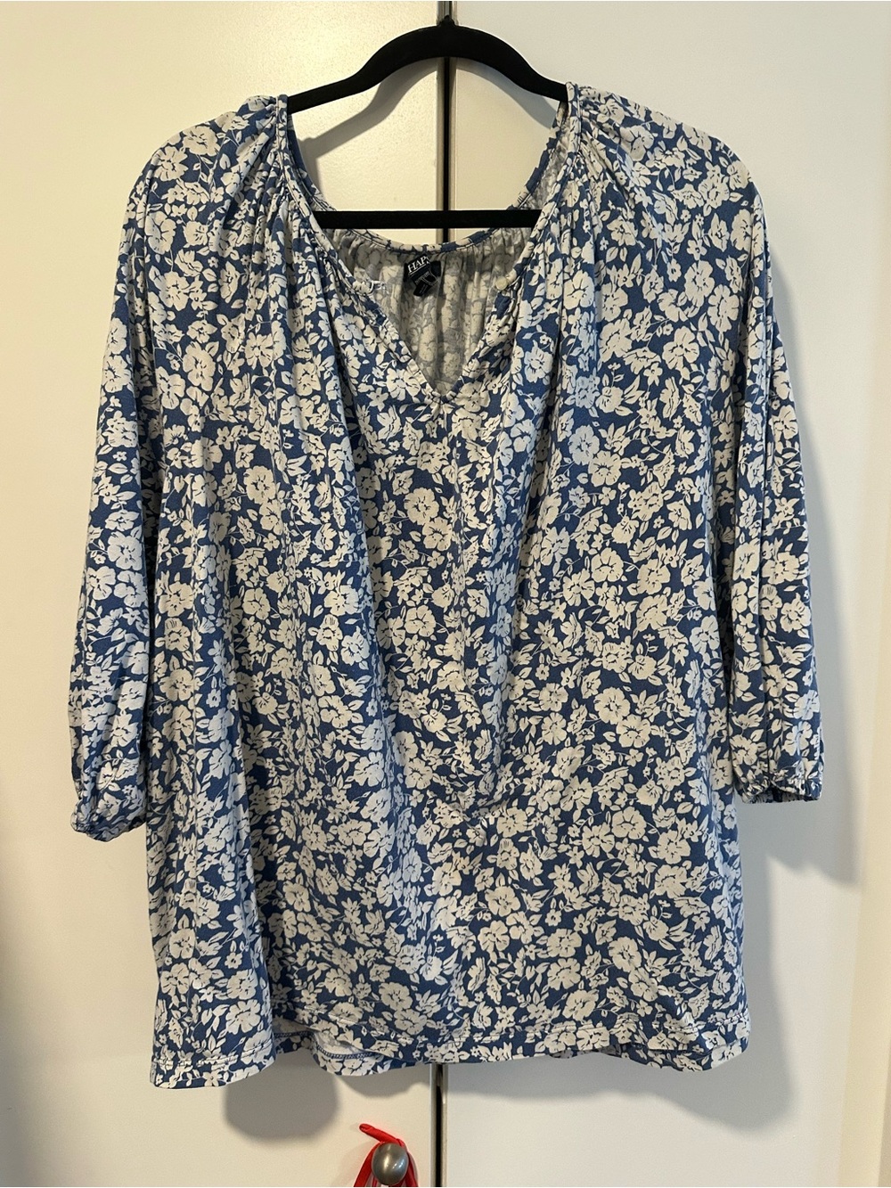 Lightweight Blue Floral V-Neck Women's Top by Chaps 2x